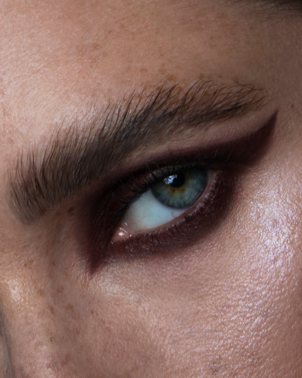 Soil- The Black Orb Enigmatic Kohl Eyeliner - Rituel de Fille